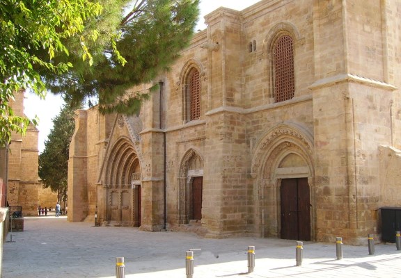 Bedestan-Nicosia-1